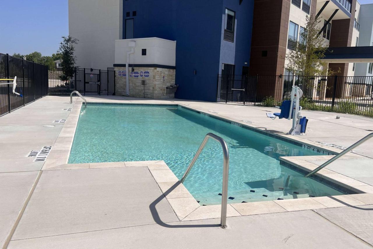 The Elm, A Ramada By Wyndham Hotel Little Elm Exterior photo