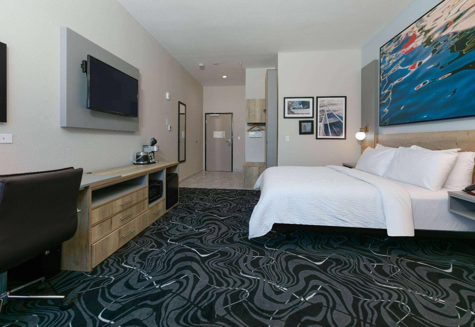 The Elm, A Ramada By Wyndham Hotel Little Elm Exterior photo